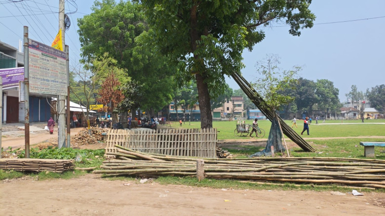 বিরামপুরে মাঠ দখল, খেলাধুলা হুমকির মুখে, অল্প বৃষ্টিতেই হাঁট