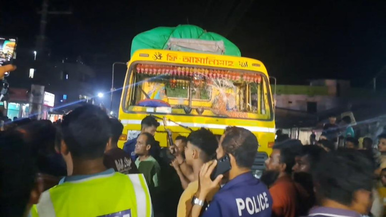 জগন্নাথপুরে ট্রাক-মোটরসাইকেল মুখোমুখি সং-ঘ-র্ষ নি'হ'ত ১