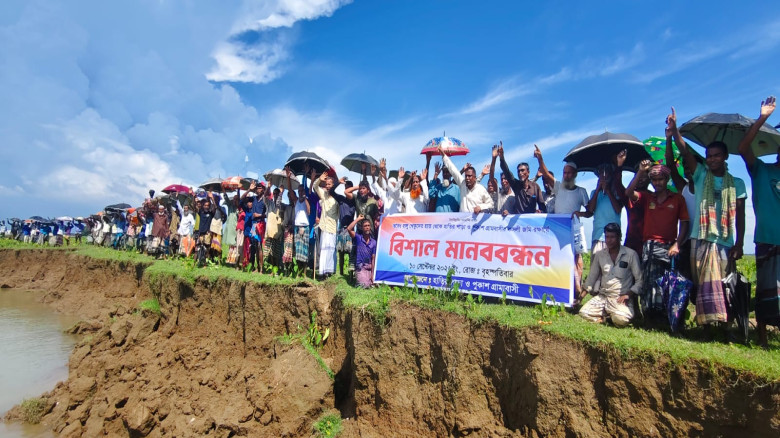 অবৈধভাবে বালু উত্তোলন বন্ধে ও ফসলি জমি রক্ষায় গোয়াইনঘাটে দুই