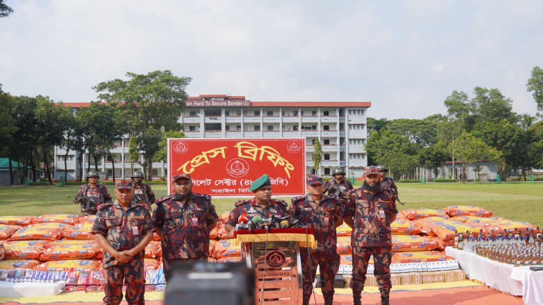 গোয়াইনঘাট সীমান্তে শটগান-গুলিসহ কোটি টাকার চোরাচালানি পণ্য জ