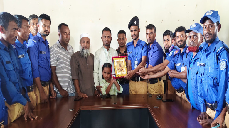 গোয়াইনঘাট প্রেসক্লাব সম্পাদক কে.এম লিমনকে গ্রাম পুলিশ বাহিনী